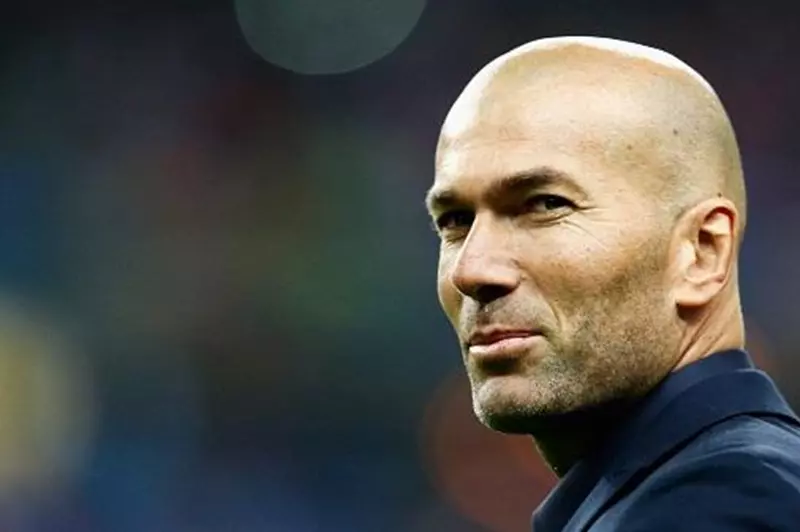 ليكيب: زيدان يرفض عرضًا ضخمًا بقيمة 100 مليون يورو من الدوري السعودي