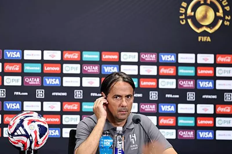 إنزاجي: أداء كنسيلو ونيفيز مميز رغم المشاعر الحزينة.. وقد كنا نستحق نتائج أفضل