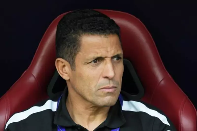 تحليل أسباب إنهاء تعاقد الجزيرة الإماراتي مع عموتة بعد المباراة الأولى